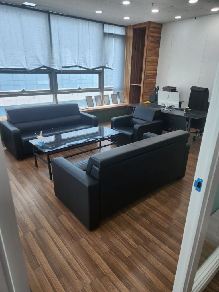 닐피스크 GD930 산업용 진공청소기를 이용한 미세먼지 제거 작업