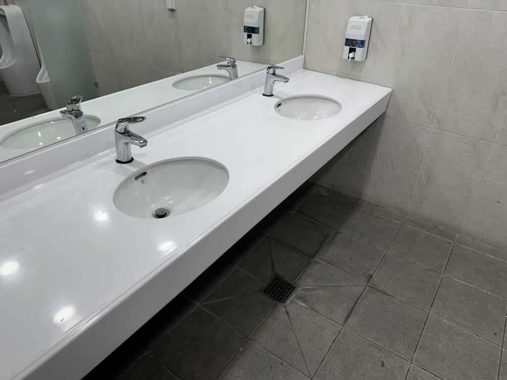 여수 사무실청소 화장실