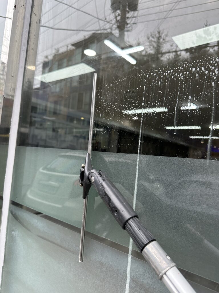 의정부 사무실청소 바닥 스크러버 작업