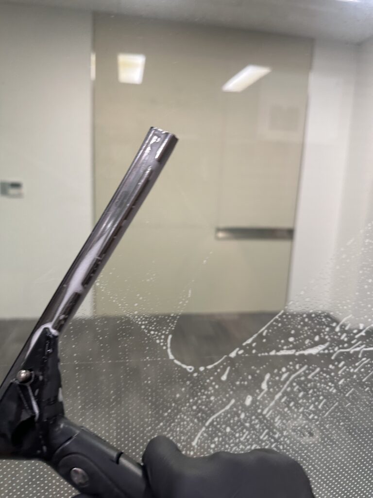 대구 동대구역 사무실청소, 유리창청소