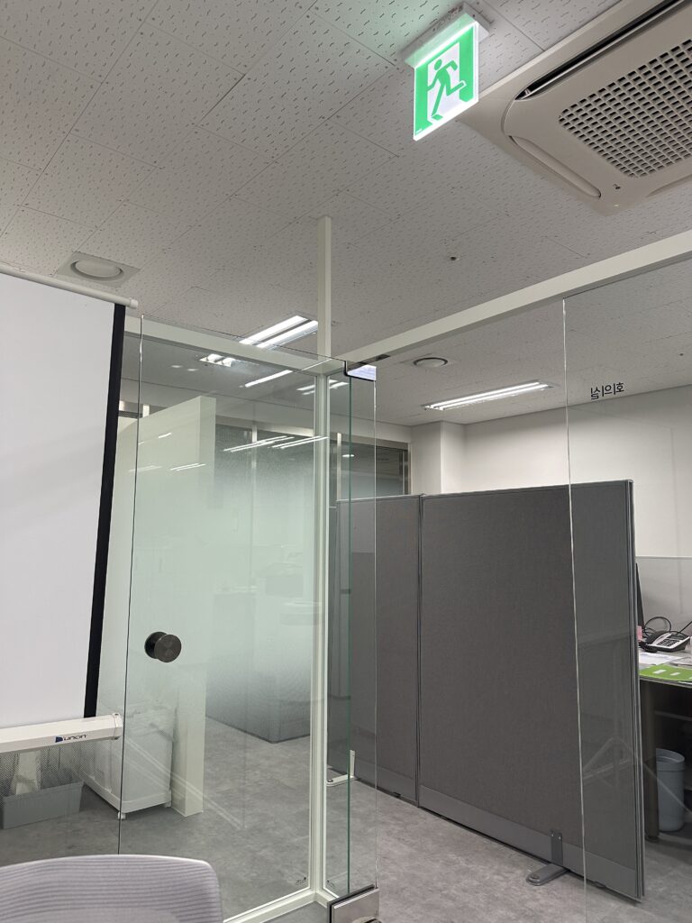 김포 사무실청소 사무실내부
