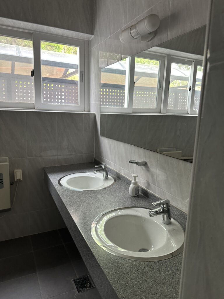 인천 청라 사무실청소 창틀 묵은 때 제거