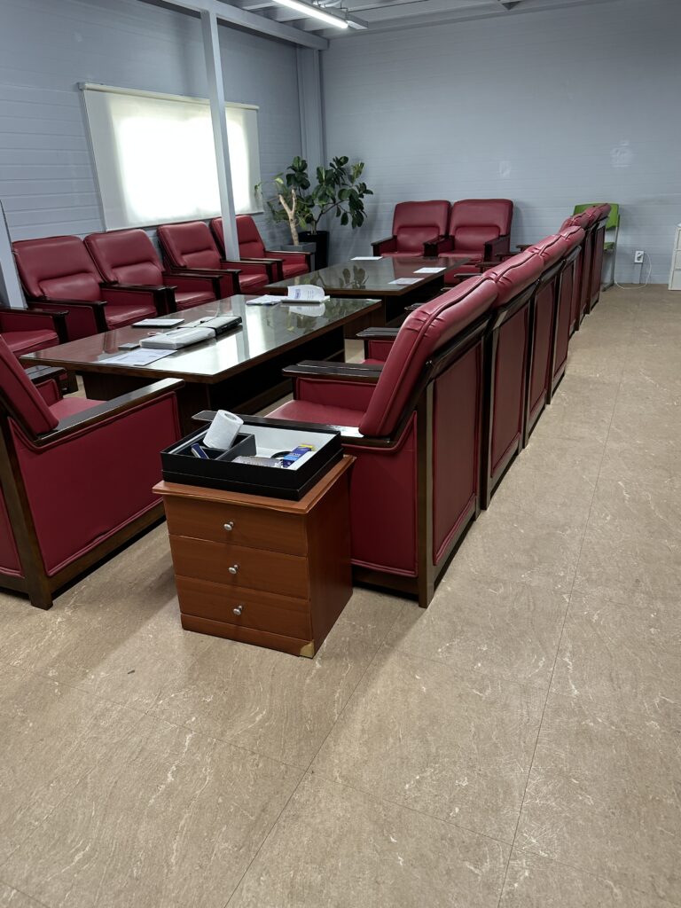 의정부 사무실청소 책상 서랍 내부 먼지 제거