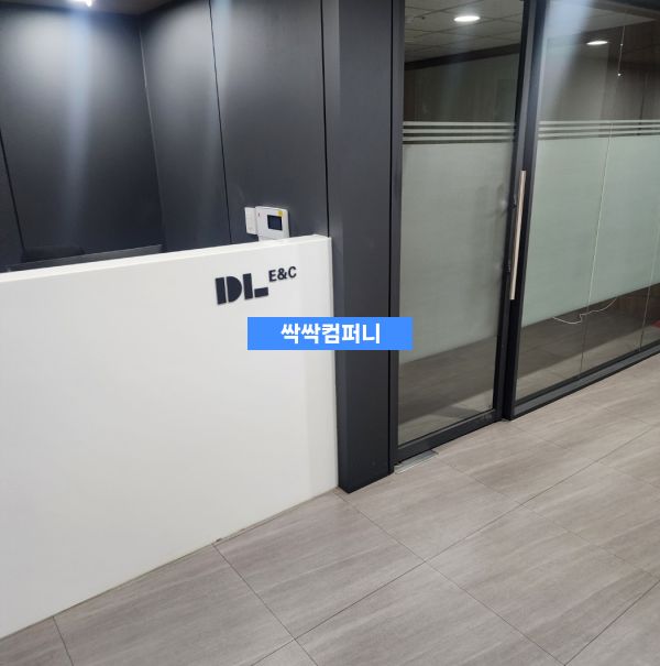 일산 사무실청소 후 탕비실 싱크대 위생 관리 모습