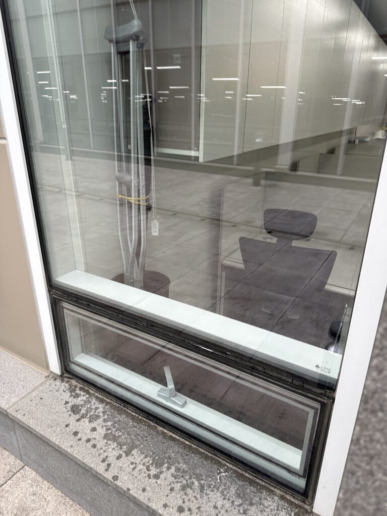 성남 사무실청소 유리창