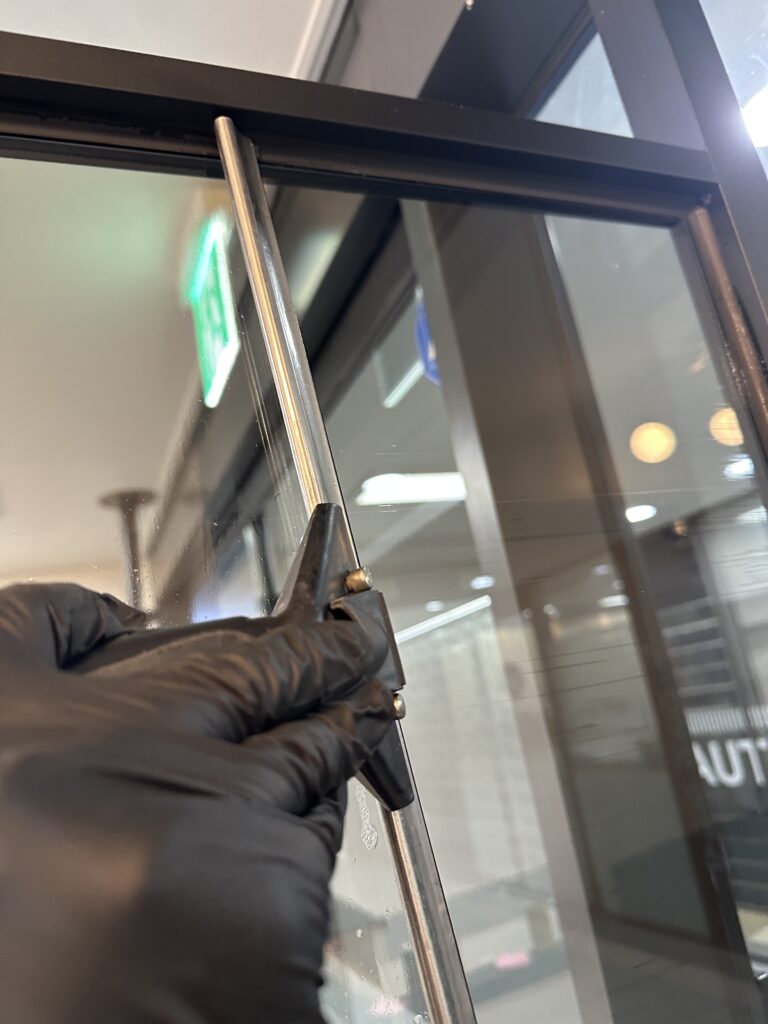 온수동 사무실청소 유리창