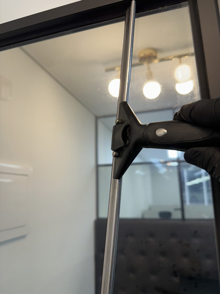 신갈 사무실청소 유리창