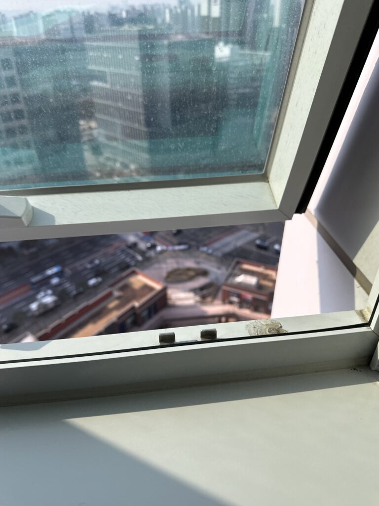 평촌 사무실청소 유리창