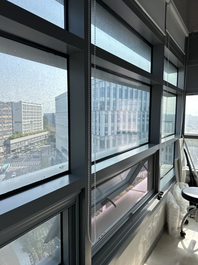 성수동 사무실청소 유리창