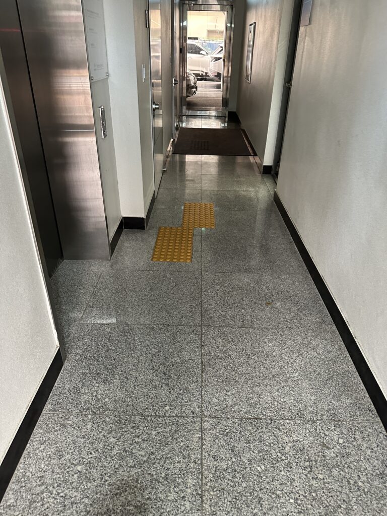 서초구 사무실청소 복도