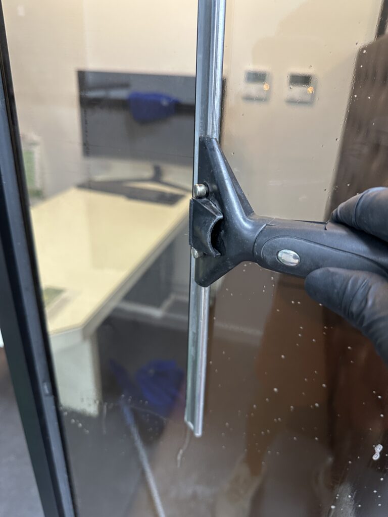 구미 사무실청소 유리창