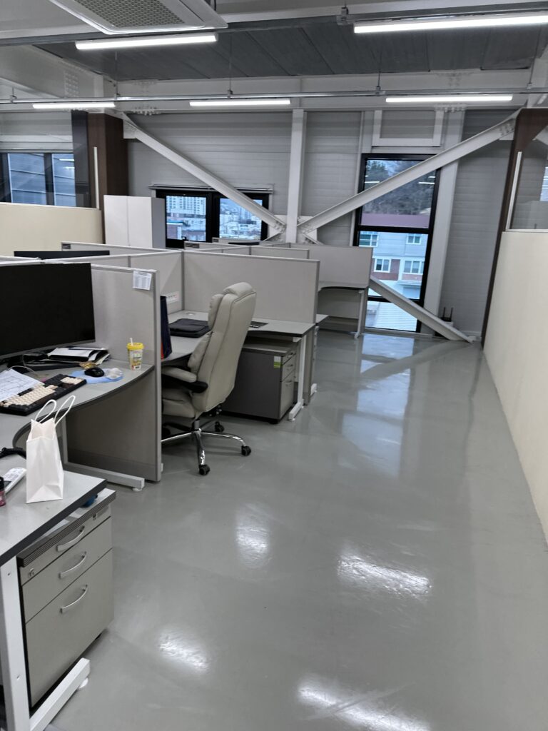 성수동 사무실청소 사무실내부