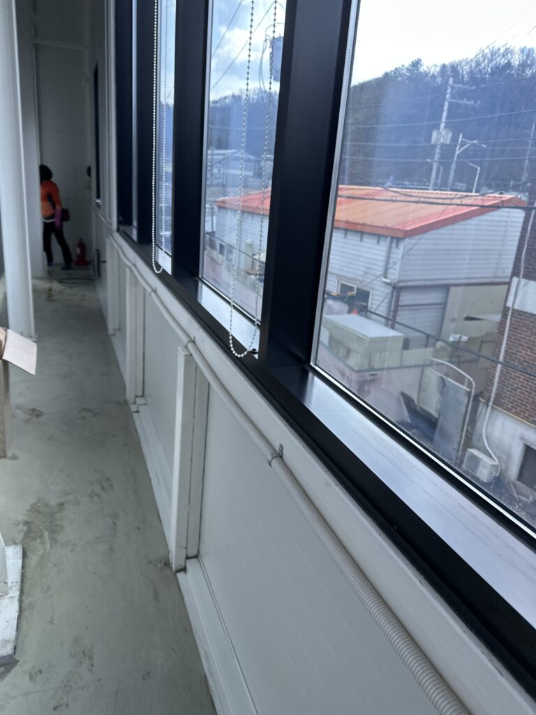 대덕 사무실청소 유리창