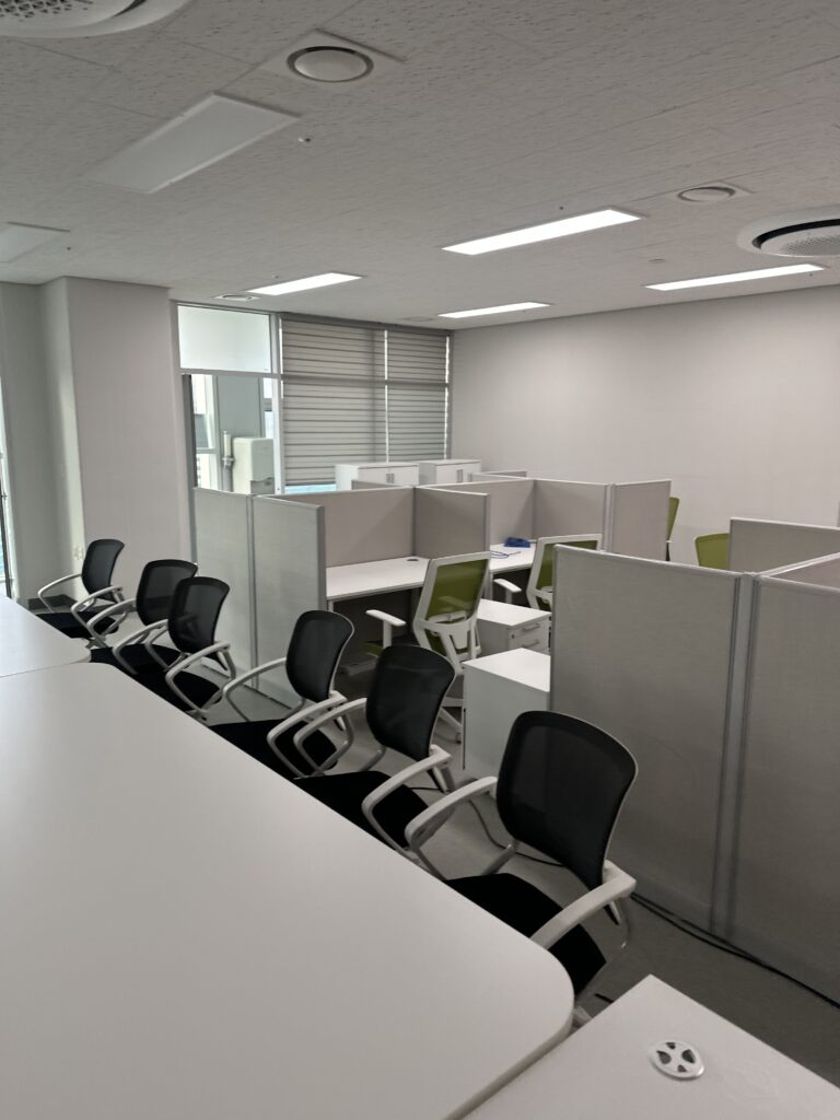 창원 사무실청소 사무실내부