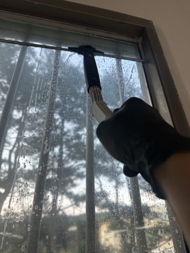 종로 사무실청소 유리창