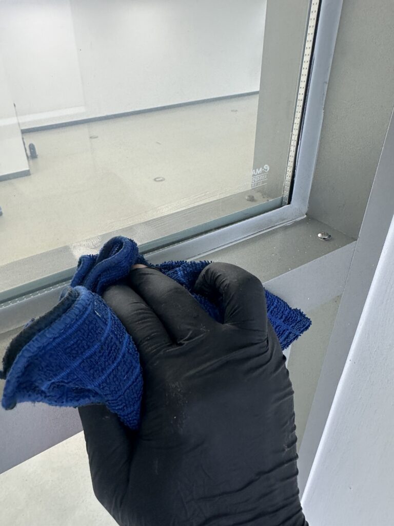 충무로 사무실청소 틈새