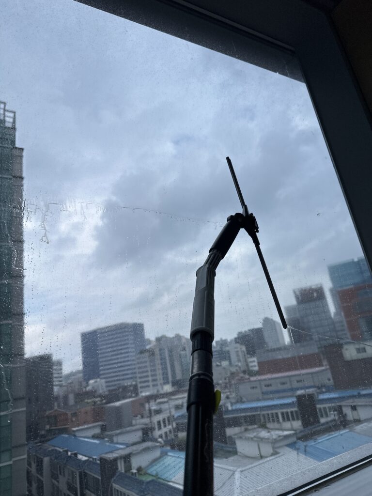 판교 사무실청소 유리창