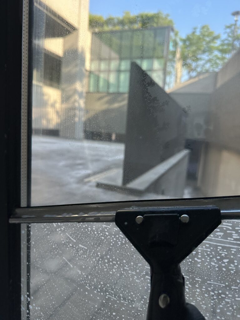 군포 사무실청소 유리창