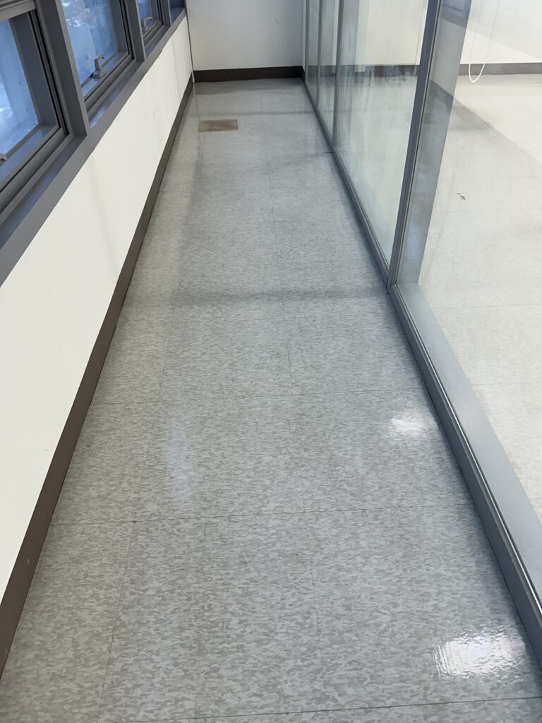 강남 사무실청소 복도