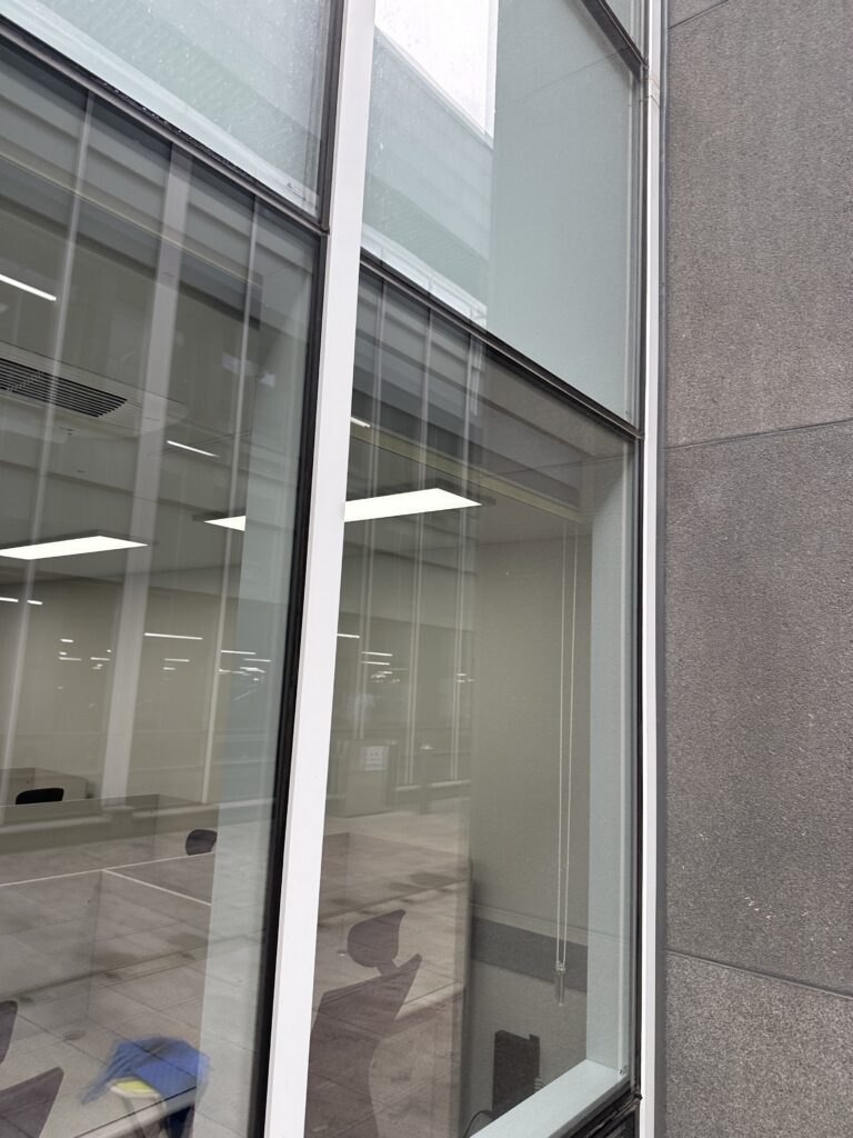 보령 사무실청소 유리창