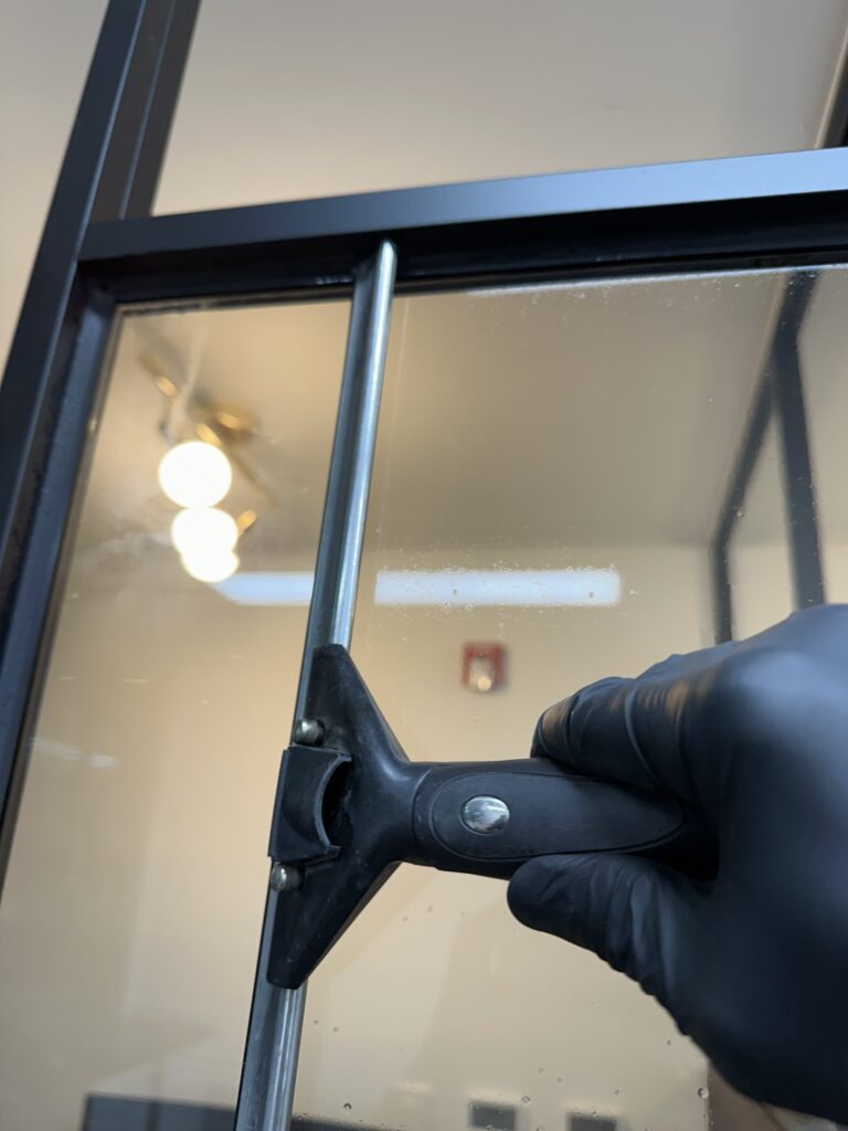 동두천 사무실청소 유리창