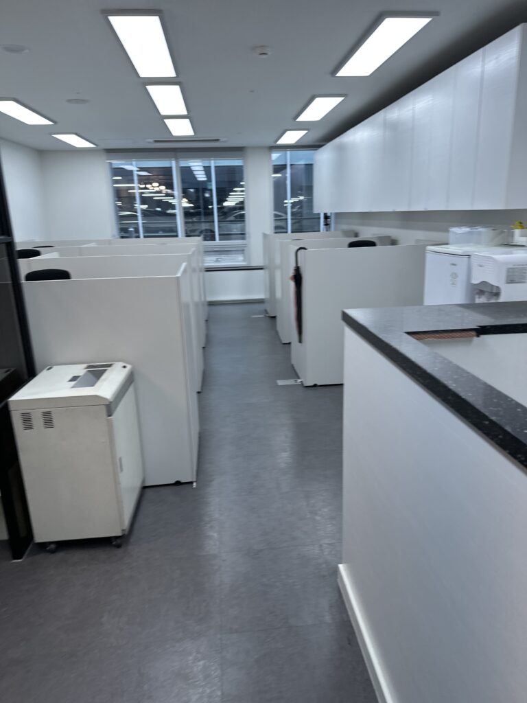 창원 사무실청소 사무실내부