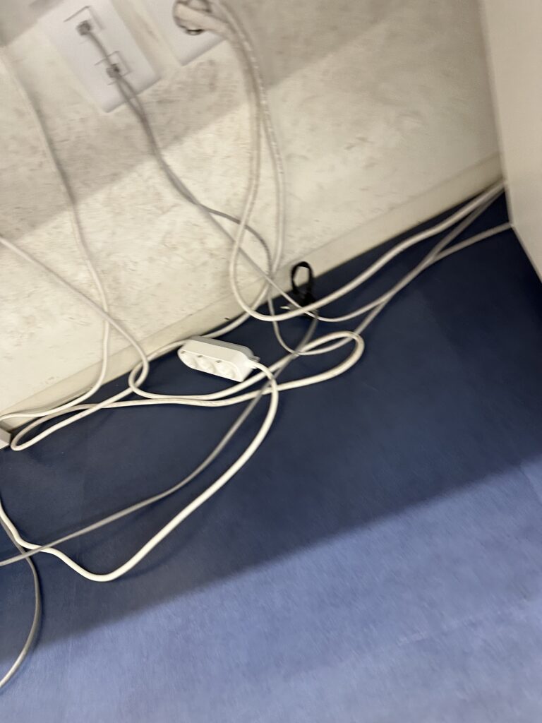 논현 사무실청소 틈새