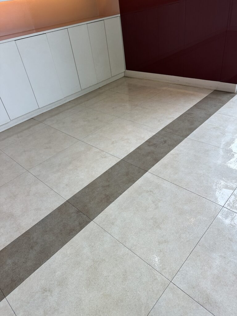 명동 사무실청소 바닥