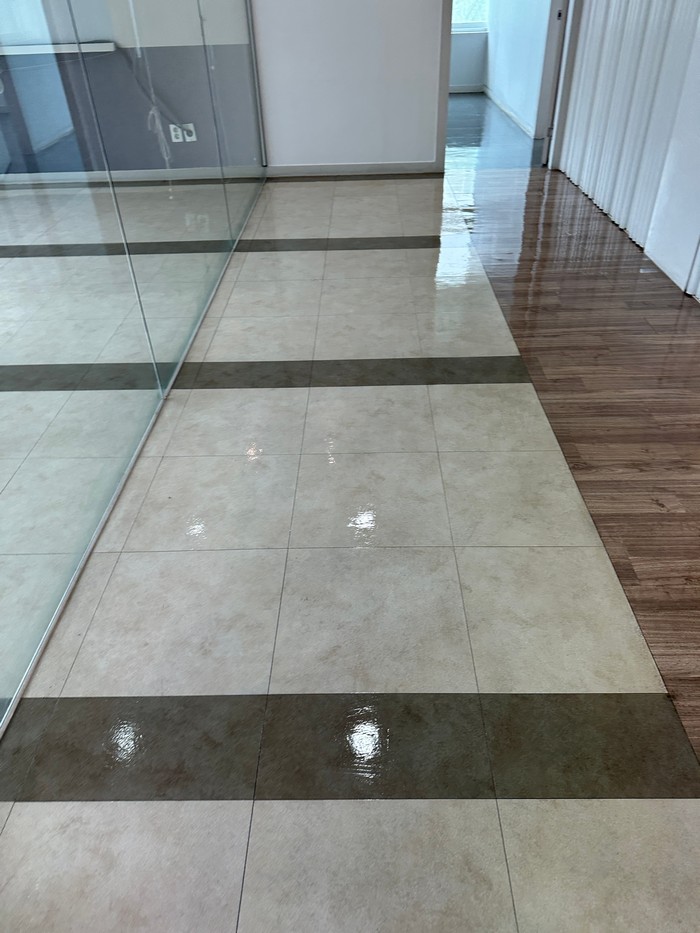 교대 사무실청소 바닥