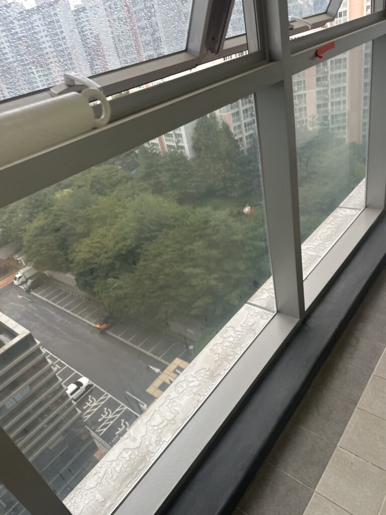 군산 사무실청소 유리창