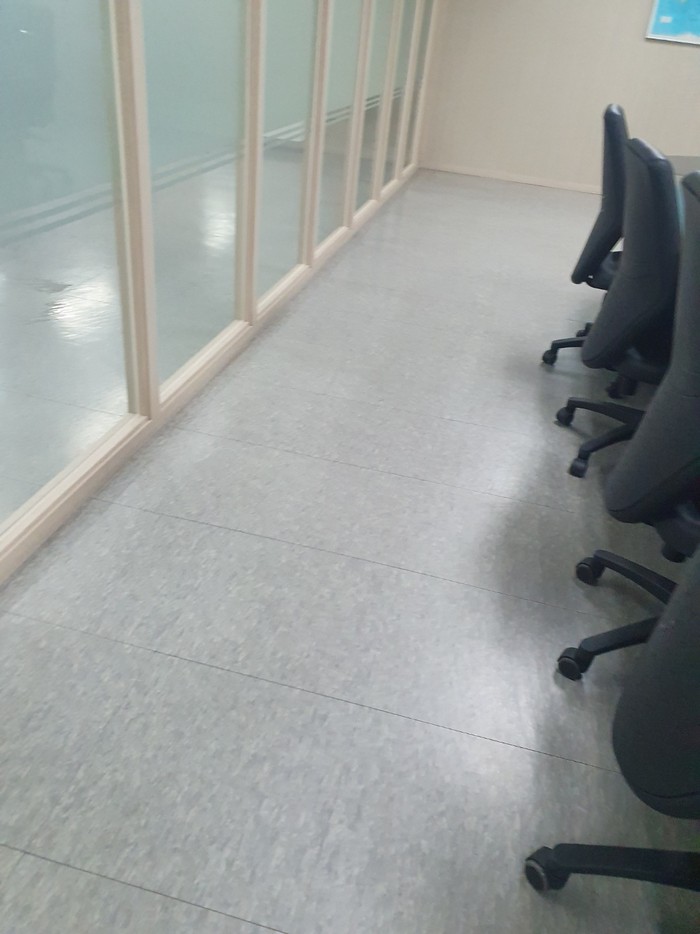 강남 사무실청소 복도
