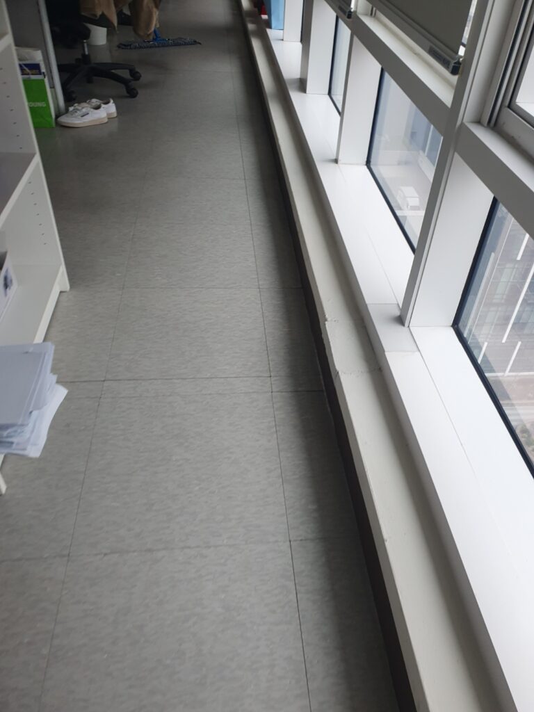 홍대 사무실청소 베란다