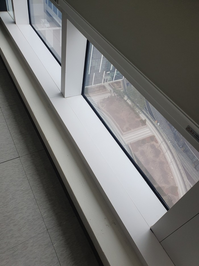 서초 사무실청소 유리창