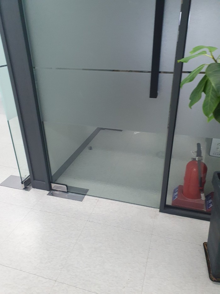 장안동 사무실청소 유리창