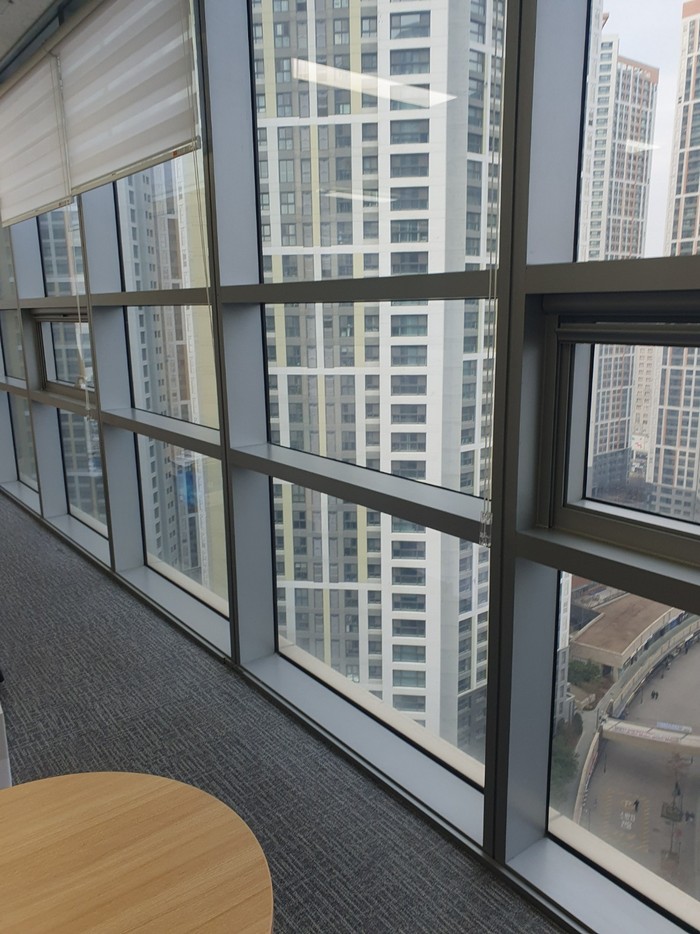 판교 사무실청소 유리창