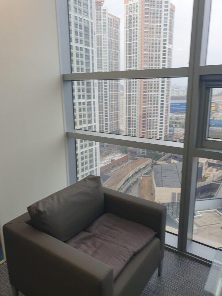 경주 사무실청소 유리창