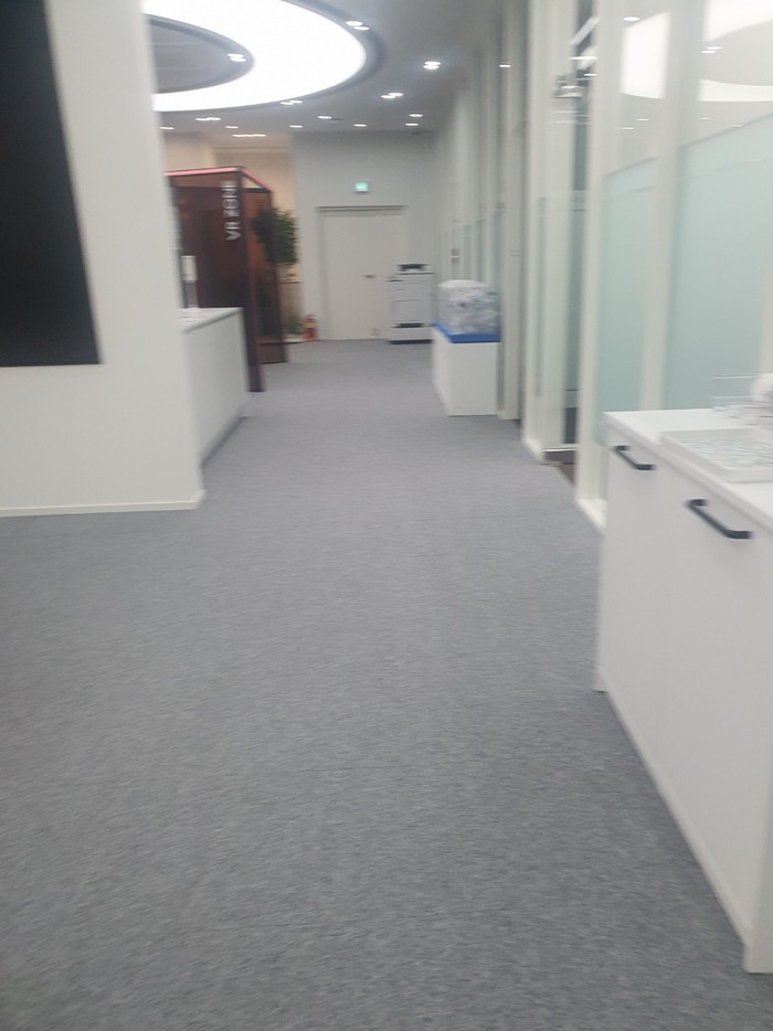 통로 바닥