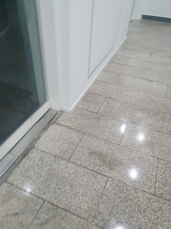 바닥 청소전