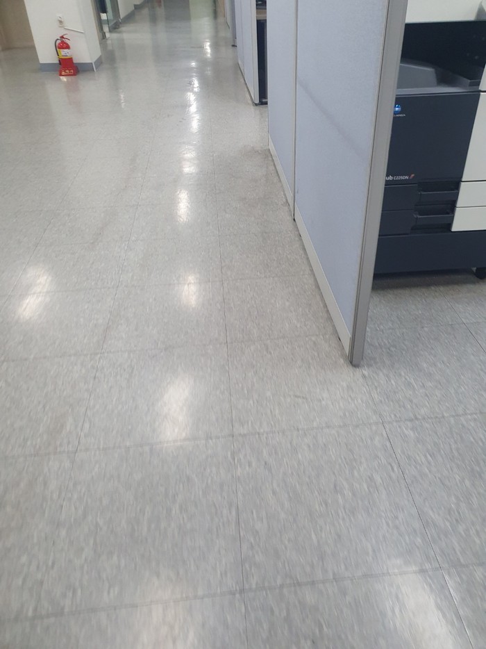 데코타일 바닥