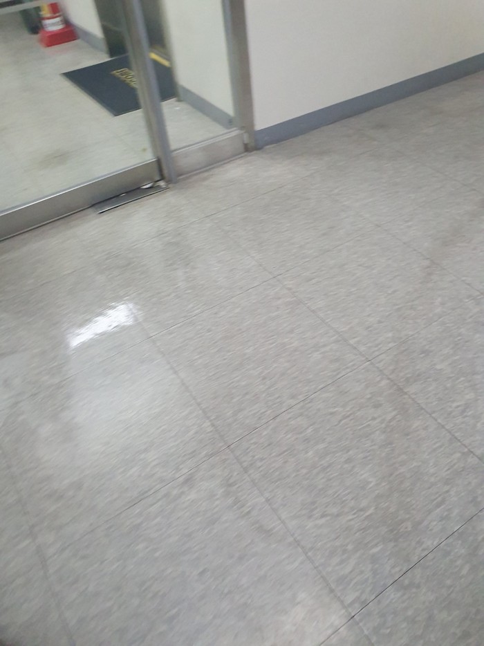 데코타일 바닥