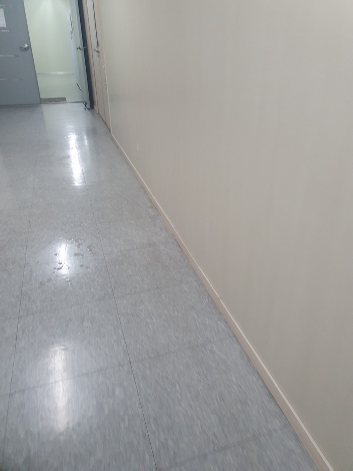 데코타일 바닥